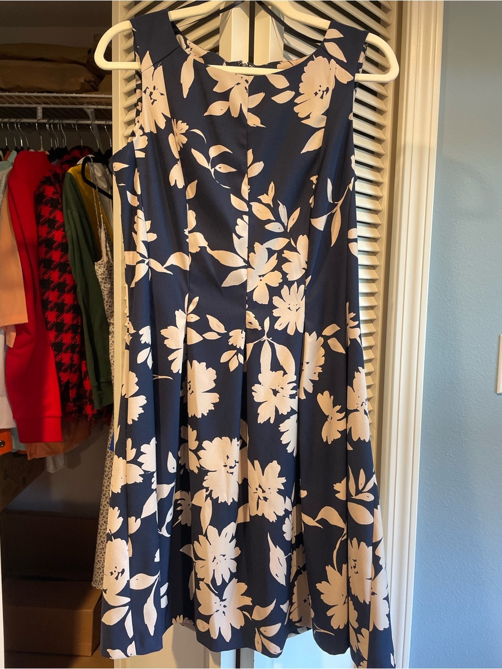 Established 1962 cream navy floral fit and flair dress, pleats - Size 10